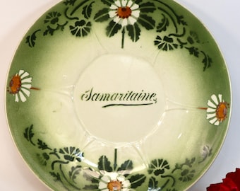 Charming little "Samaritan" plate from the Longwy factory, Art Nouveau