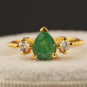 Pear Cut Emerald Ring-Vintage Ring-Engagement Ring-Art Deco Ring -Wedding ring-14K Solid Gold Ring Bridal Ring-ring for women-Statement Ring