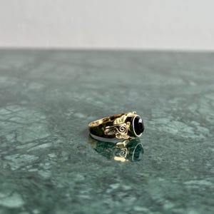 Vintage-Ring mit Granat | 14 Karat Gold | massiver Goldring