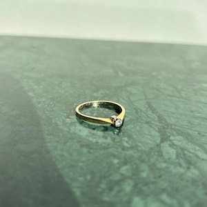 Vintage diamond solitaire ring in 14-karat gold | solid gold | diamond | vintage engagement ring