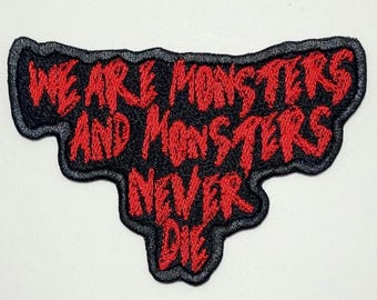 LOS MONSTRUOS NUNCA MUEREN - Ldy Gga - "Somos Monstruos y los Monstruos Nunca Mueren" - Álbum Mayhem - The Mayhem Ball - Parche Bordado Troquelado