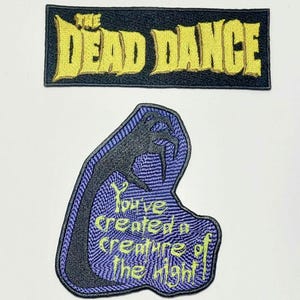 El logotipo de DEAD DANCE - Inspirado en Lady Gaga - Miércoles - Parche bordado