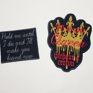 Blade Of Grass "Queen Without A Crown" "Hold Me Until I Die..." Lyrics Patch - Ldy Gga - Mayhem Album - Broderad lapp med utklippta mönster