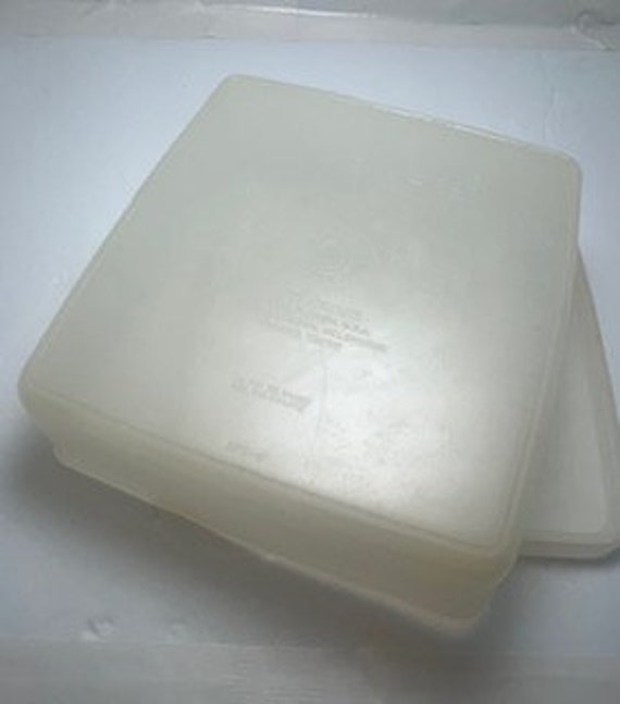 Tupperware Sandwich Container - image 4