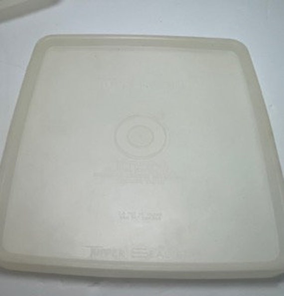 Tupperware Sandwich Container - image 2