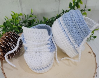 crocheted baby sneakers,chucks,baby sneaker,baby shoes,newborn,gifts for babies,crocheted