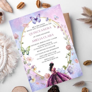 Plantilla de invitación de quinceañera púrpura lila, fiesta de mariposa dorada, floral Miss Quince Anos, invitación floral de quinceañera, dulce 16 niña