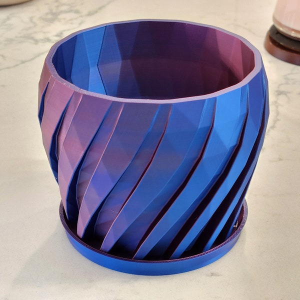 Two-Tone Geo Stripes Planter | Modern Geometric Decor | Spiral 3D Printed Plant Pot | Colorful Gift | Multiple Sizes for Office or Bedroom