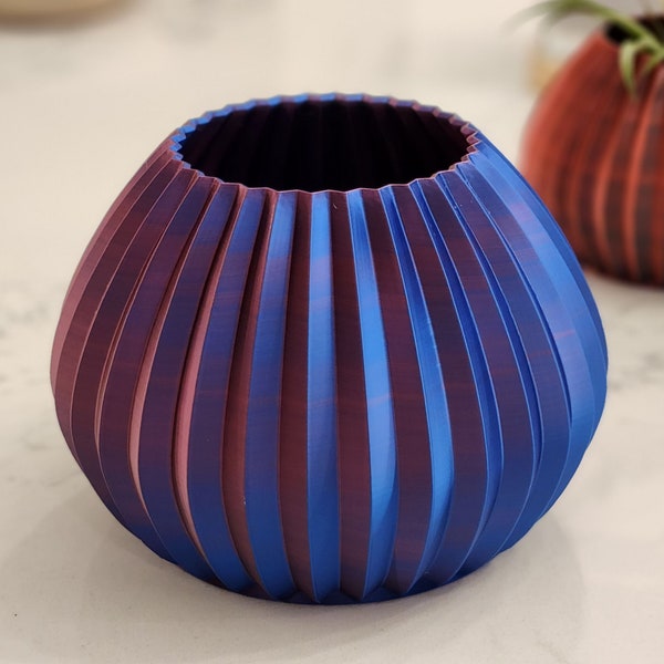 Two-Color Blooming Ridges Planter | 3D Printed Plant Pot Featuring Modern Vertical Stripes | Perfect for Air Plants and Succulents