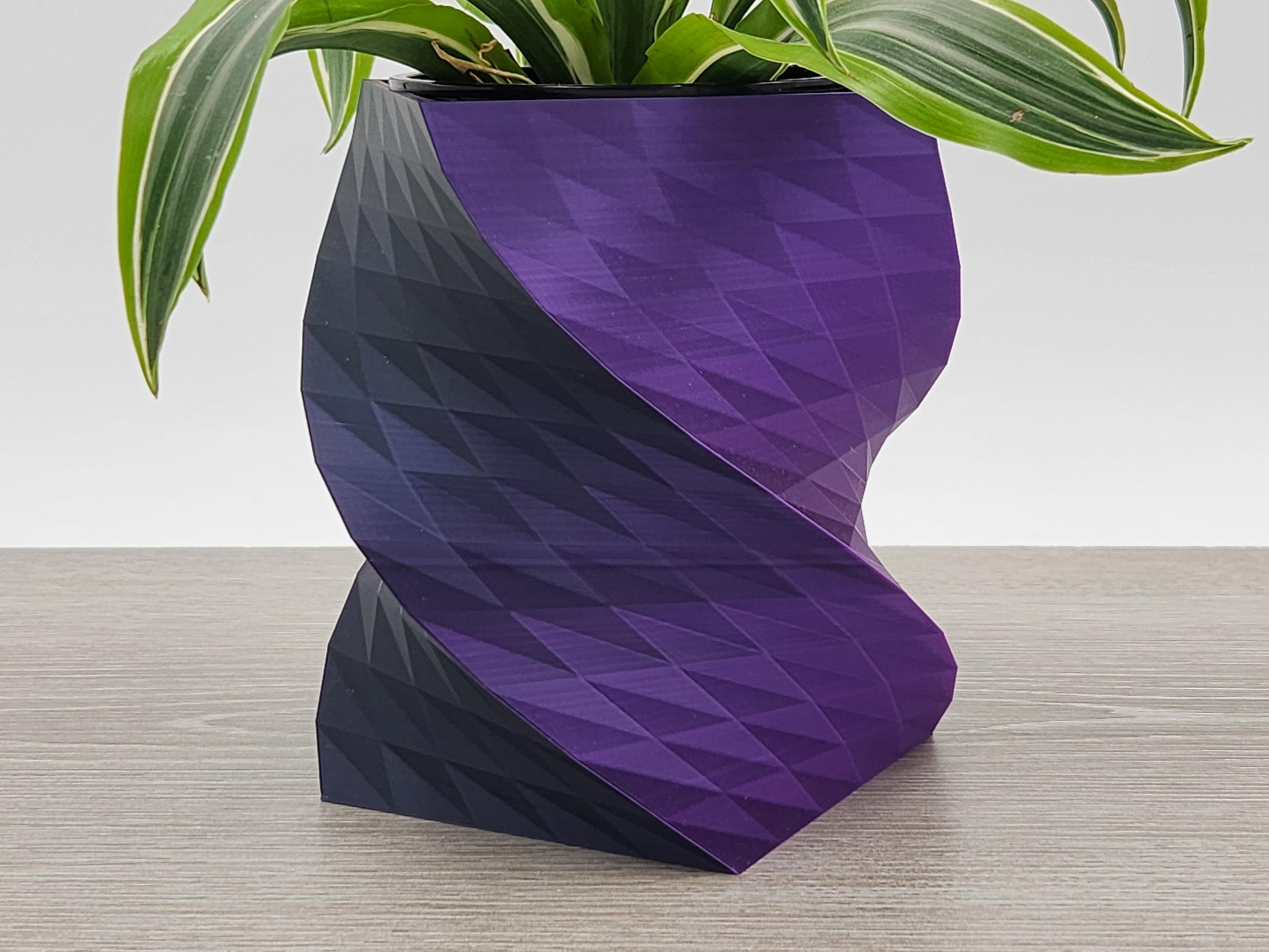 Two-Tone Helix Planter | Modern Geometric Decor for Home & Office | Unique and Colorful 3D Printed Spiral Design