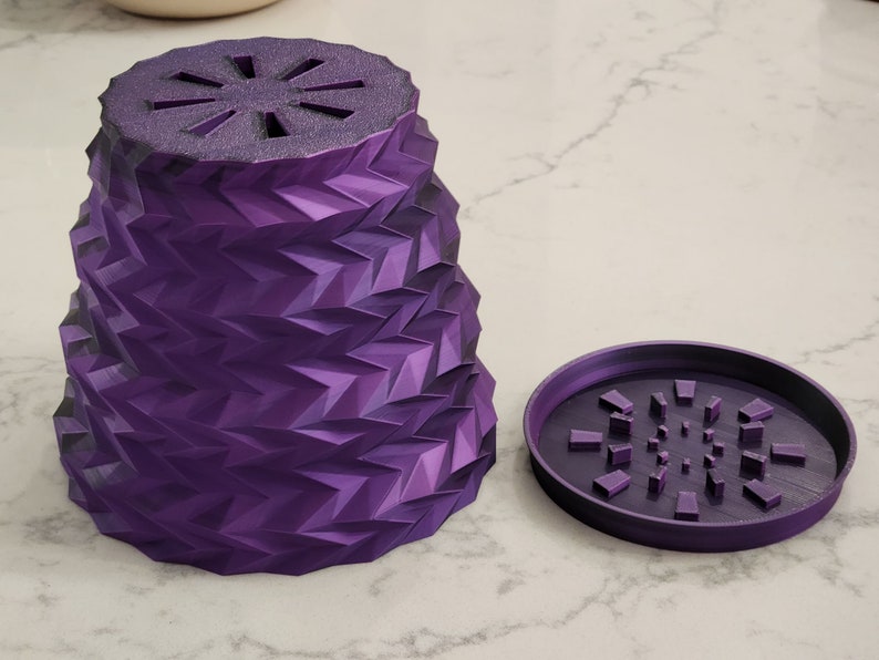 Two-Color Sweater Vest Planter with a 3D-Printed Dish
