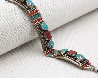 Pulsera tibetana de coral y turquesa hecha a mano. Pulsera étnica tribal hecha a mano, regalo para ella.