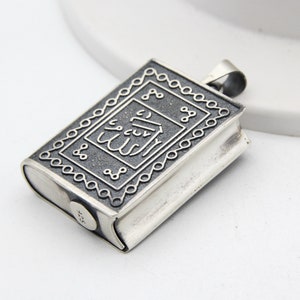 Piccolo porta-taweez con ciondolo in argento sterling 925 - Allah e Muhammad S.a.w. Scatola di preghiera rettangolare con ciondolo porta-taveez P828