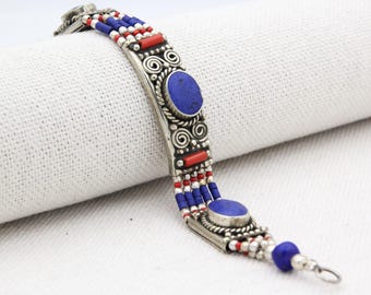 Pulsera tibetana de lapislázuli y coral hecha a mano. Pulsera étnica tribal hecha a mano, regalo para ella.