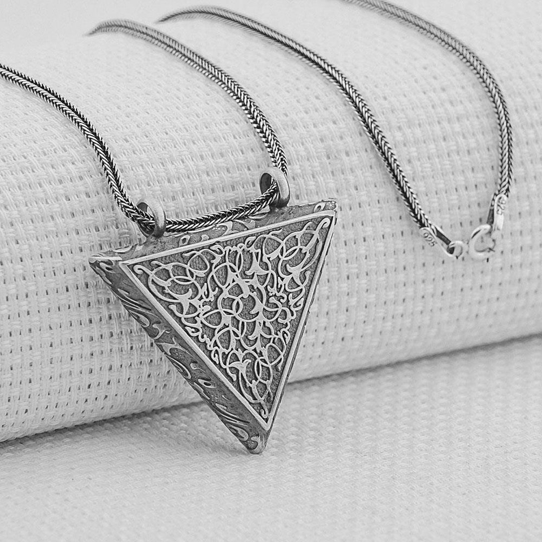 Numbering ♥ #5795 Inverted Triangle Necklace 51T2Cz3wkfL._UY1000_.jpg