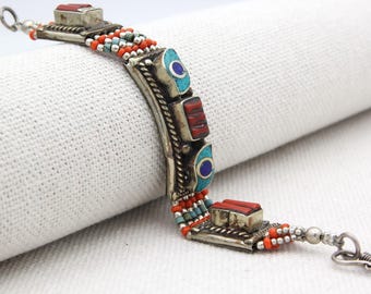 Pulsera tibetana de coral y turquesa hecha a mano, estilo étnico tribal. Pulsera de cuentas hecha a mano, regalo para ella.