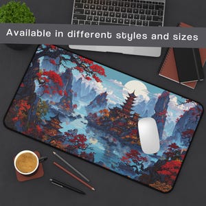 Tappetino per mouse da gioco con paesaggio fantasy asiatico maestoso - Grande tappetino da scrivania per TCG, lavoro e configurazione PC / Design con montagne di acero rosso e pagoda