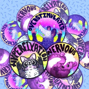 Skunk nervoso, gambá superestimulado, hiperfixação Raccoon Critter adesivo de vinil holográfico | Decalque Neurodivergente | Presente de bicho fofo