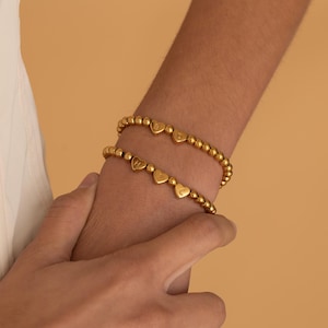 Hjärtformad pärlarmband - Vattentätt, matt guldkulaarmband, handgjort armband med hjärtformad initial
