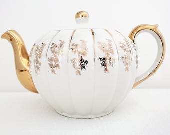 1960s Gibsons Teapot, Made in England, White and Gold, Floral, Pumpkin-Shaped, 40 fl oz, 6-Cup