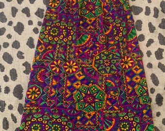 Falda psicodélica vintage de los años 60 y 70 / Falda larga morada con estampado floral
