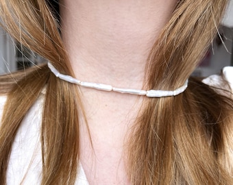 Minimalist Baroque Pearl Necklace – Slim Freshwater Pearl Choker – Elegant Modern Bridal Jewelry