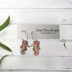 Seahorse hoops