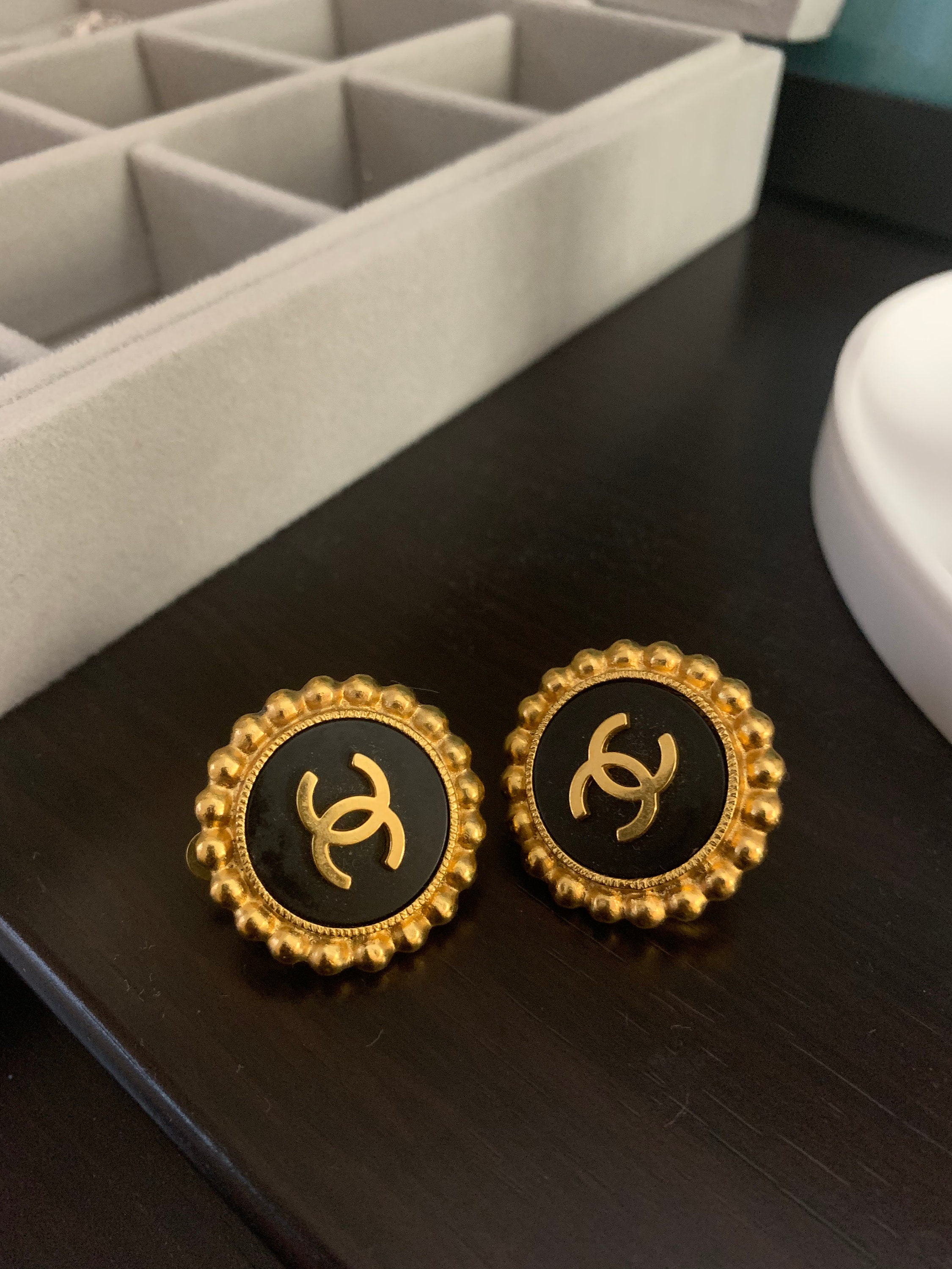 used Pre-owned Chanel Vintage Coco Mark Gold Earrings Accessories (Good), Adult Unisex, Size: One Size