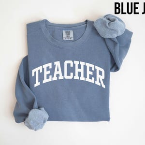 Cute Teach Sweatshirt, Teacher Sweatshirt, Teacher Shirt, Back To School, New Teacher Gift, Elementary School Teacher, Team Teacher Shirt