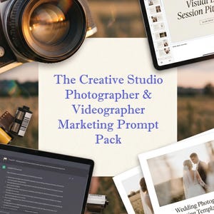 Op de afbeelding: Een digitaal marketingbronnenpakket genaamd The Creative Studio Photographer & Videographer Marketing Prompt Pack, met een tablet met een pitchgids, een laptop, gedrukte sjablonen, een camera en filmrolletjes.