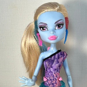 Monster High Doll Abbey Bominable Scaris, original Mattel collectible doll, Monster High accessories, limited edition, One of a Kind OOAK