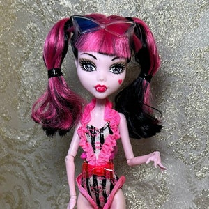 Monster High Doll Draculaura Swim Class, poupées de collection Mattel originales, édition limitée, vêtements et accessoires Monster High, OOAK