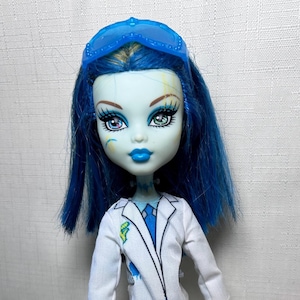 Monster High Doll Frankie Stein - Freaky Fusion Recharge Station, Original Mattel Collectible Dolls,Limited Edition,Monster High Accessories