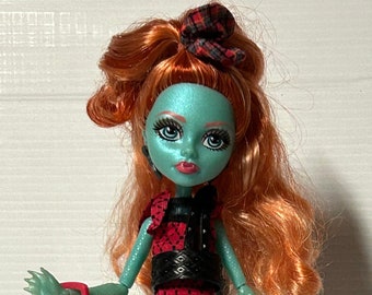 Monster High Dolls - Lorna McNessie