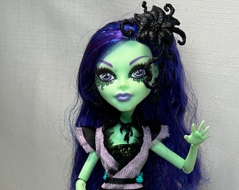 Monster High Doll Amanita Bloom and Gloom, Authentic Mattel collectible doll, Monster High clothes and accessories, original dolls,Monster H