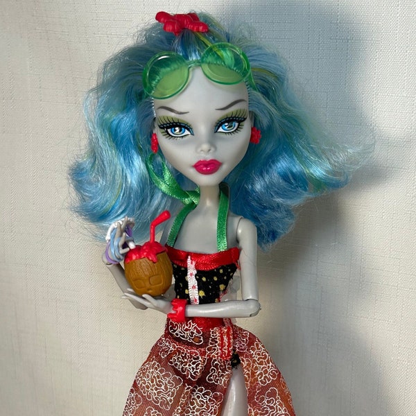 Original Mattel Monster High Doll Ghoulia Yelps Skull Shores - Limited Edition Mattel, Monster High clothes and Accessories, One of a Kind.