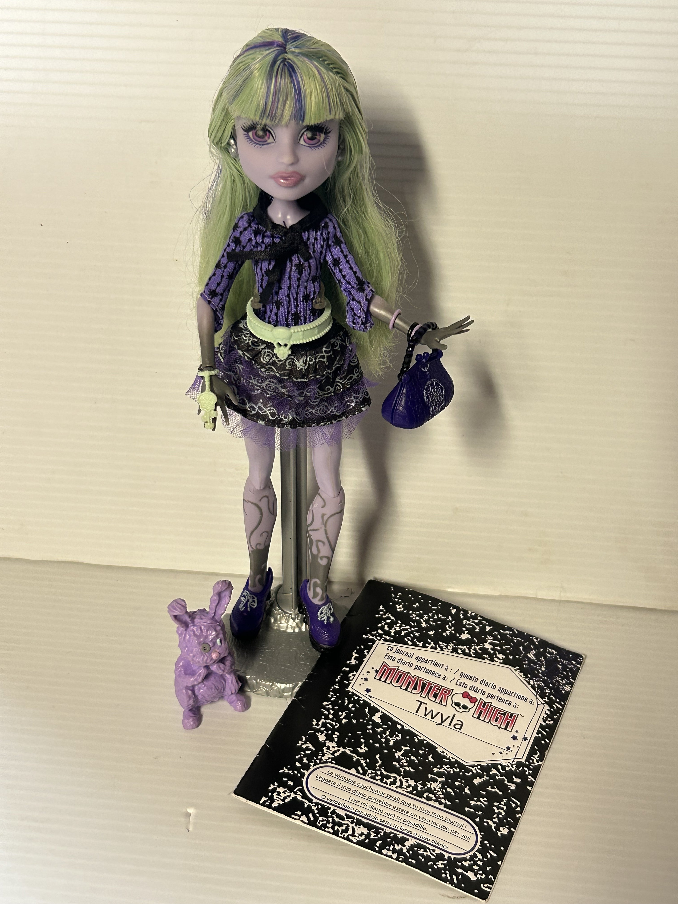  Monster High 13 Wishes Twyla Doll : Toys & Games