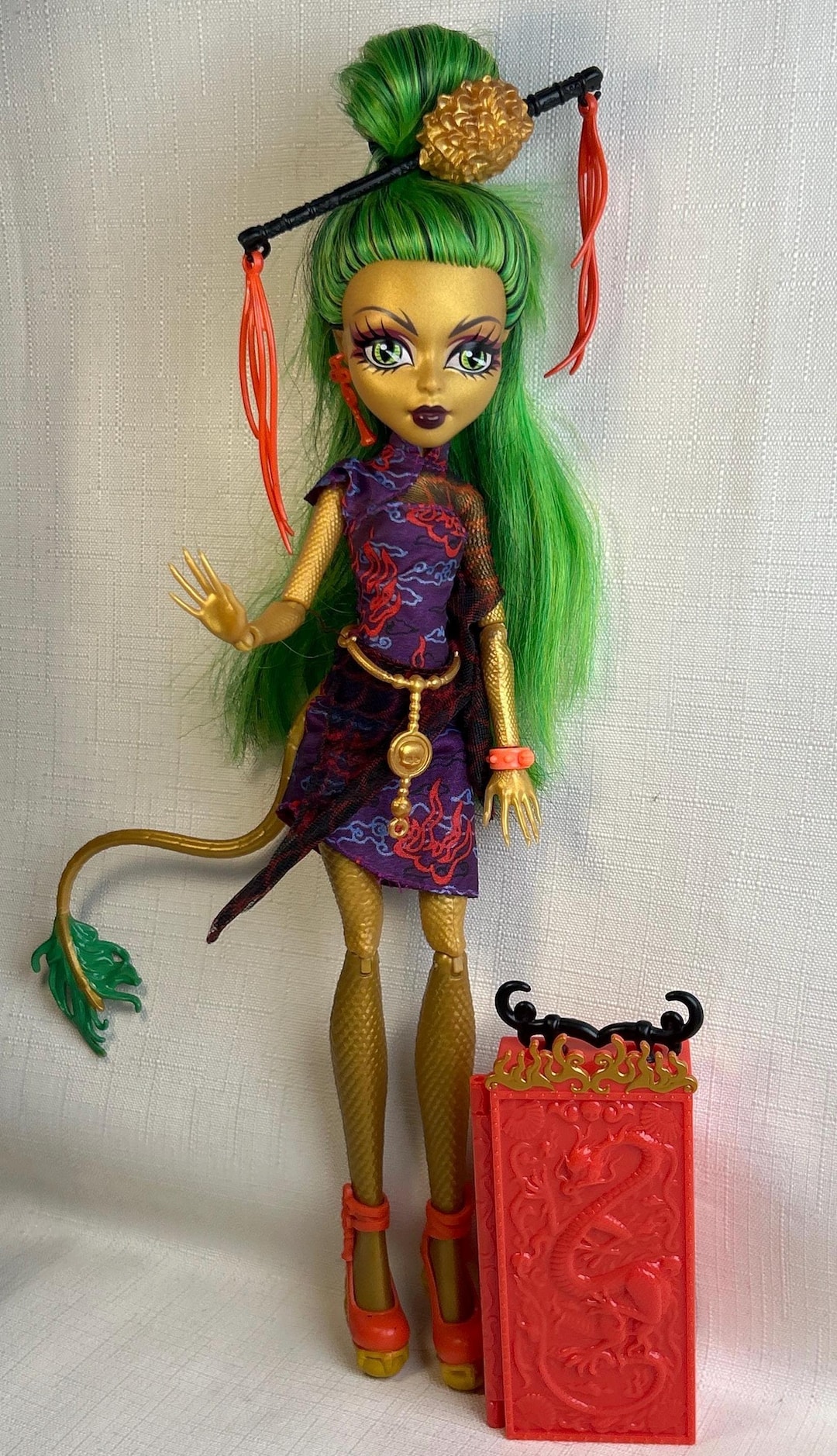 Monster High Doll Jinafire Long Scaris City Of Frights Limited monster-high-doll-jinafire-long-scaris-city-of-frights-limited