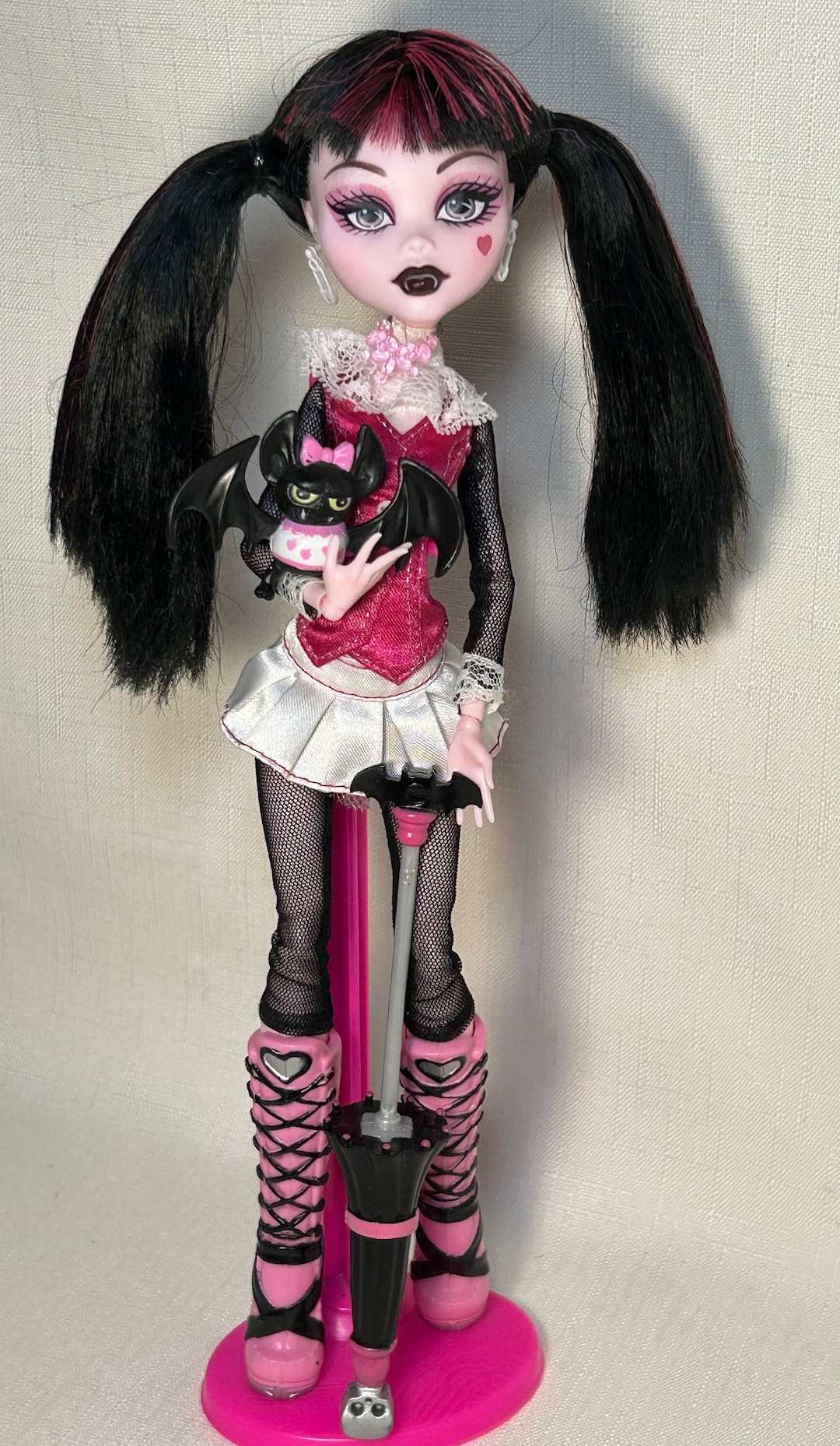 Draculaura MuÃ±eca Primera Edicion 2022 Monster High Draculaura