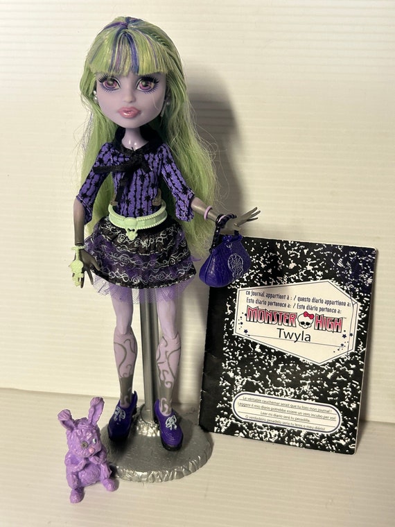  Monster High 13 Wishes Twyla Doll : Toys & Games