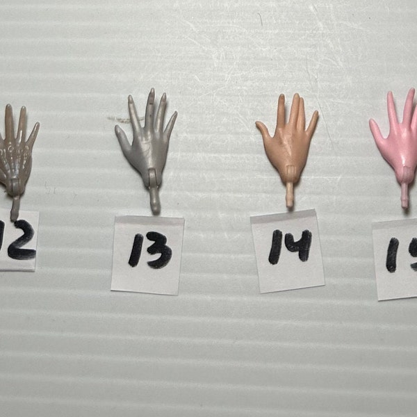 Monster High G1 Replacement Hands for OOAK Artists - Right side