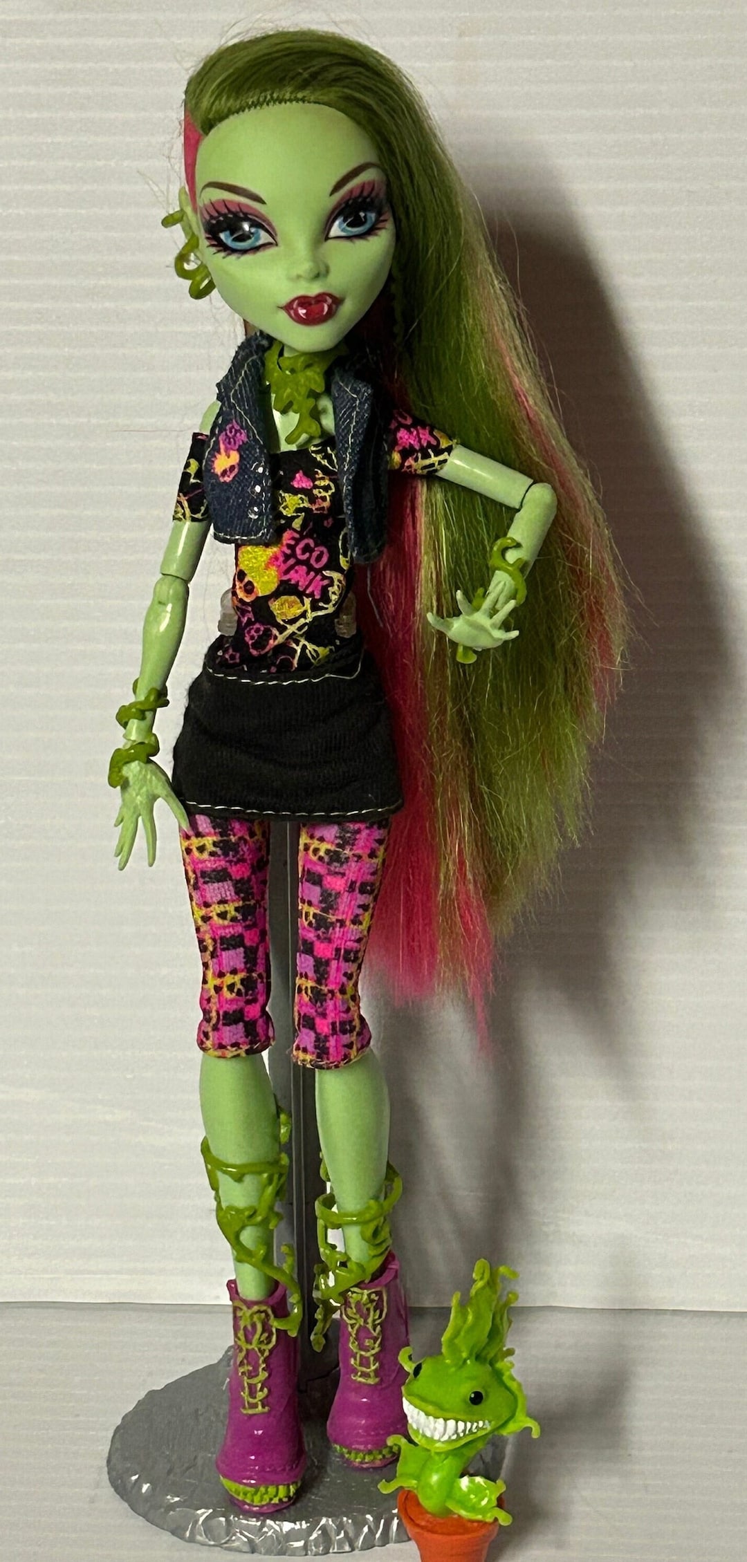 Monster High Doll Venus Mcflytrap, Original Mattel Collectible Doll, Monster High Clothes and