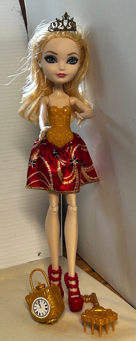 Ever After High Apple White Thronecoming Doll READ