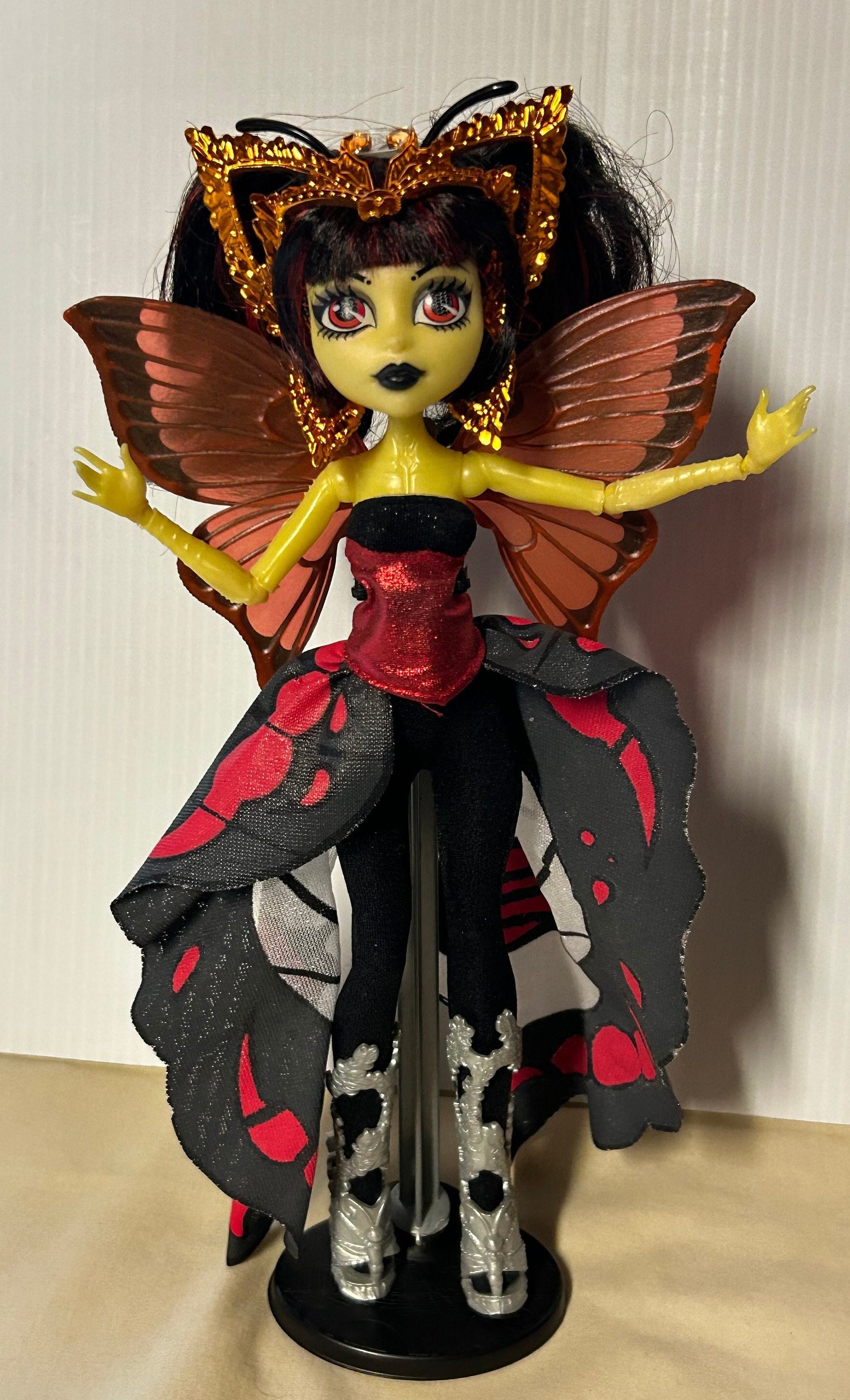 Luna mothews monster high doll cheap
