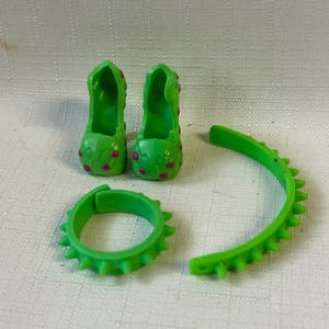 Monster High Venus Mc Flytrap Ghouls Night Out accessories: shoes, belt,  authentic Monster High Clothes and Accessories, Mattel dolls