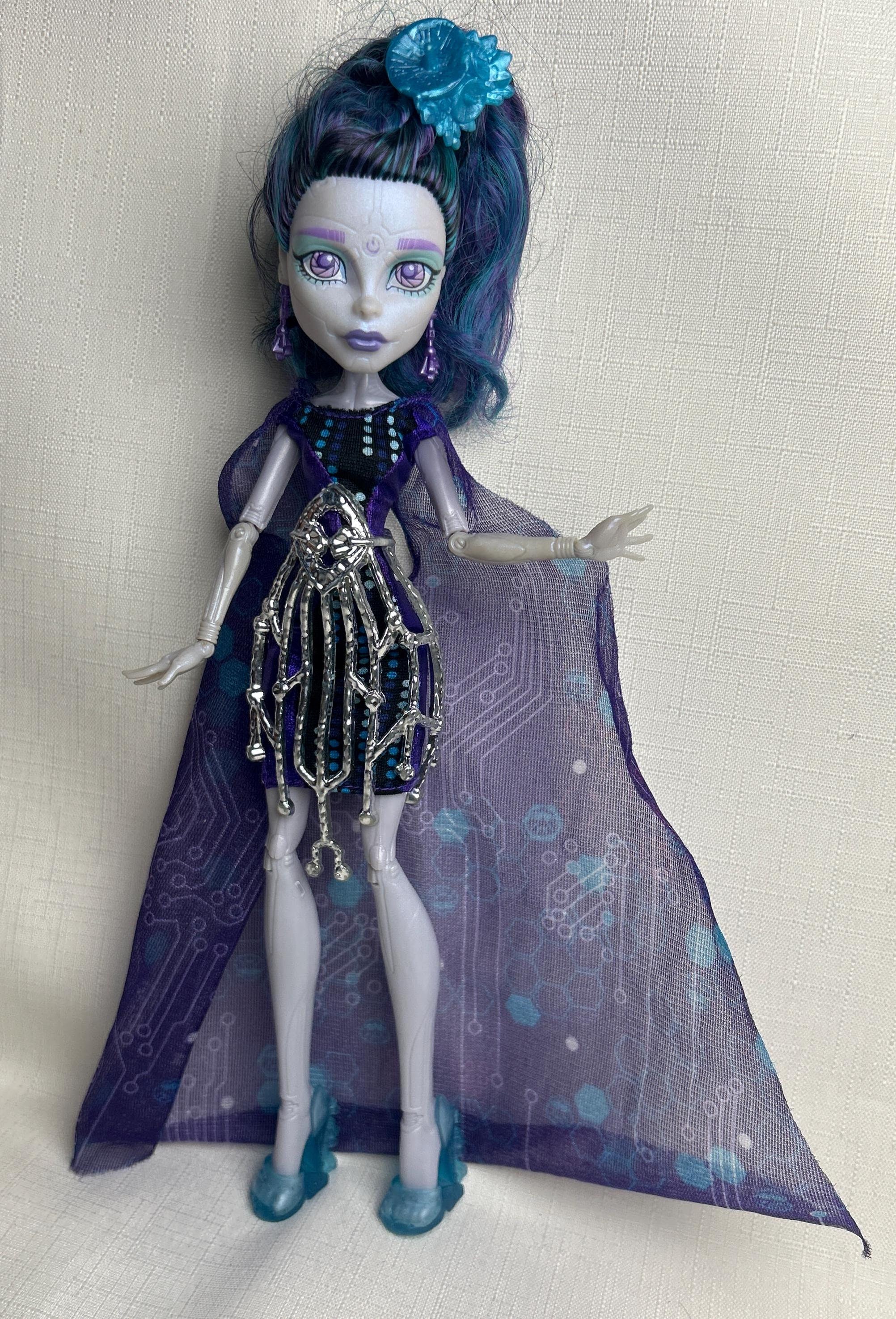 Monster High Doll Elle Eedee, Boo York Gala Ghoulfriends, Authentic Mattel collectible doll, Monster High clothes and accessories, OOAK