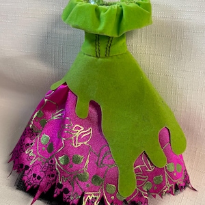 Draculaura Scarily Ever After Accessories -Dress. Monster High Clothes and Accessories, Monster High Dolls, Authentic Mattel Limited Edition