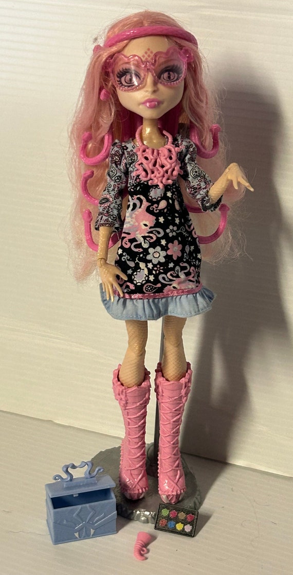 Monster high viperine gorgon doll hotsell