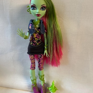 Monster High Doll Venus McFlytrap - Authentic Mattel Collectible Doll, Monster High clothes and Accessories, Limited edition, One of a Kind