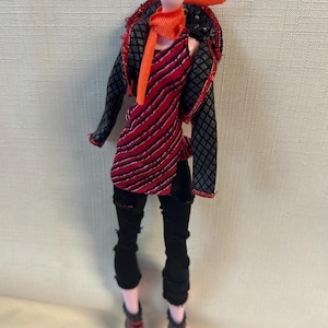 Monster High Doll Toralei Stripe-G1- Authentic Mattel Monster High Clothes and Accessories,Monster High Shoes,jacket,pants,top,jacket, scarf